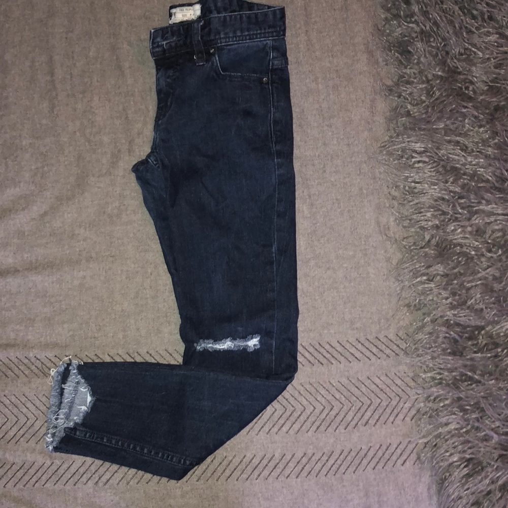 Free People raw hem distressed skinnies!
